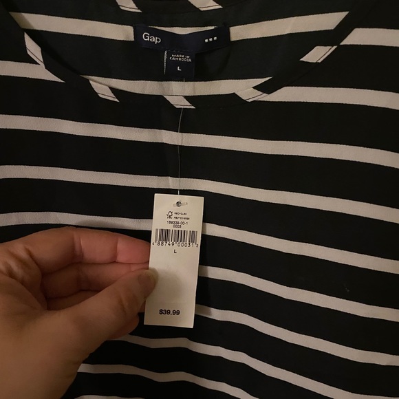 NWT black and white striped tank - GAP - Size Large L - Picture 3 of 4